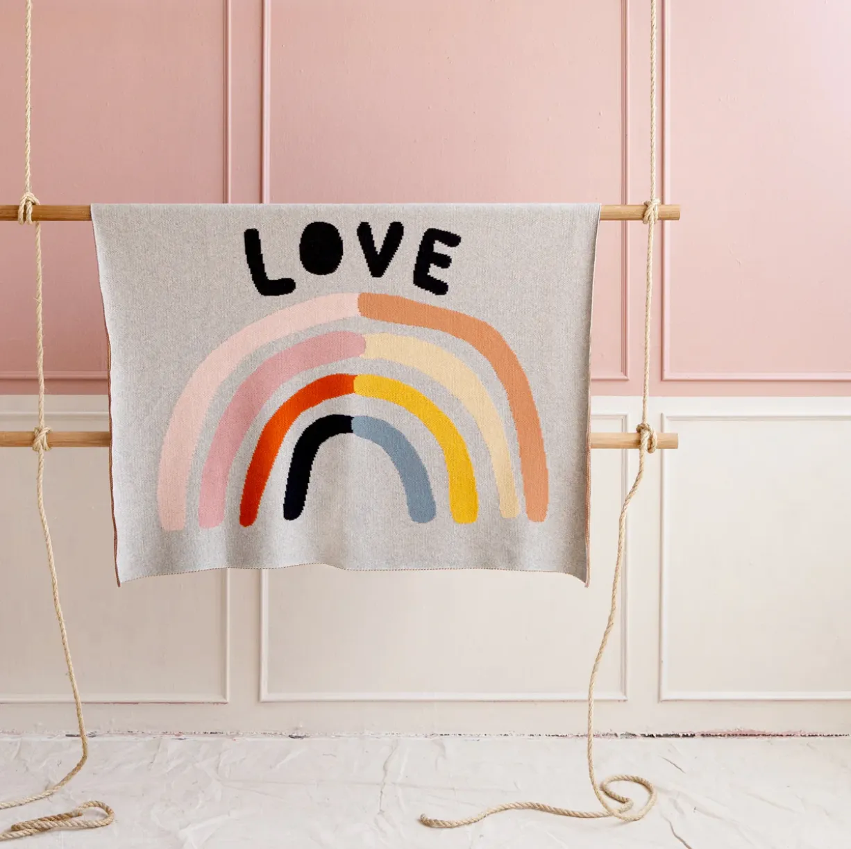 Castle & Things BABY | Little Love Rainbow Baby Throw