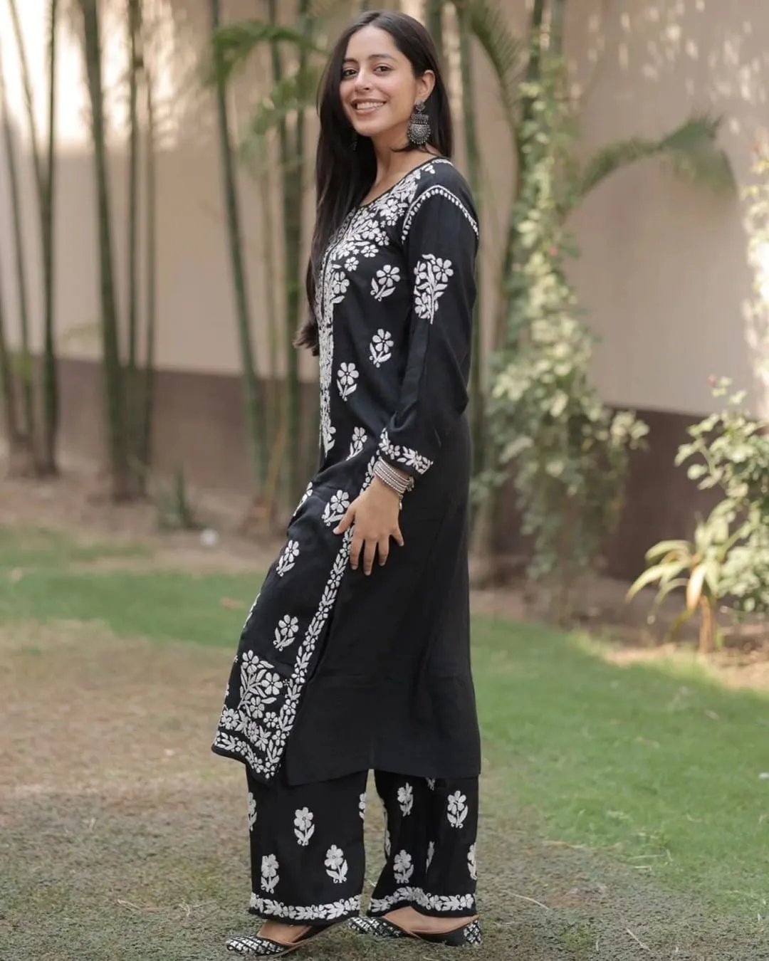 Dua Modal Premium Chikankari Kurti Set