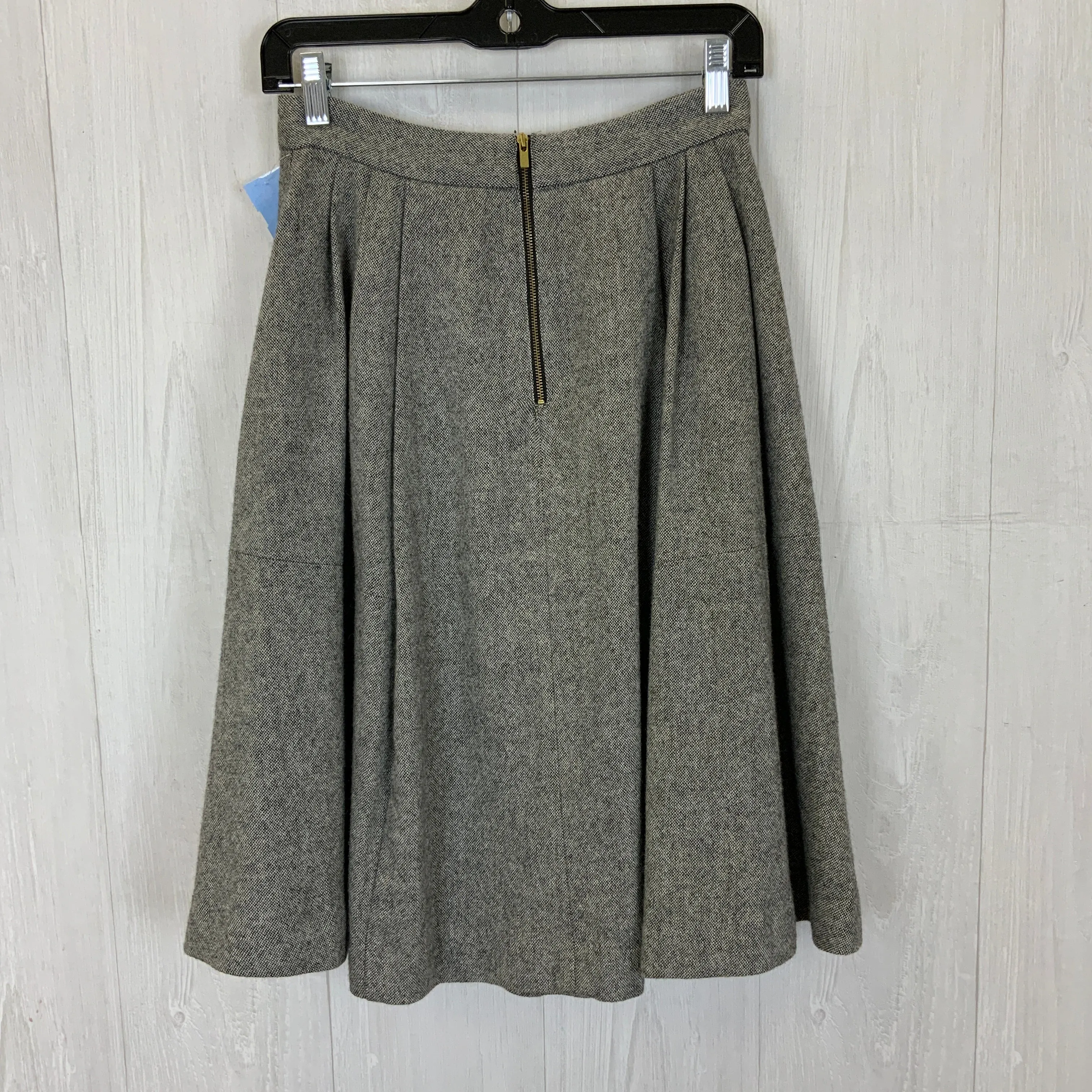 Skirt Midi By Banana Republic  Size: Petite   Small